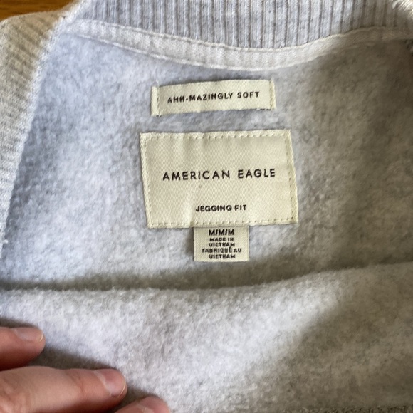 American Eagle Sweatshirt - Picture 2 of 4